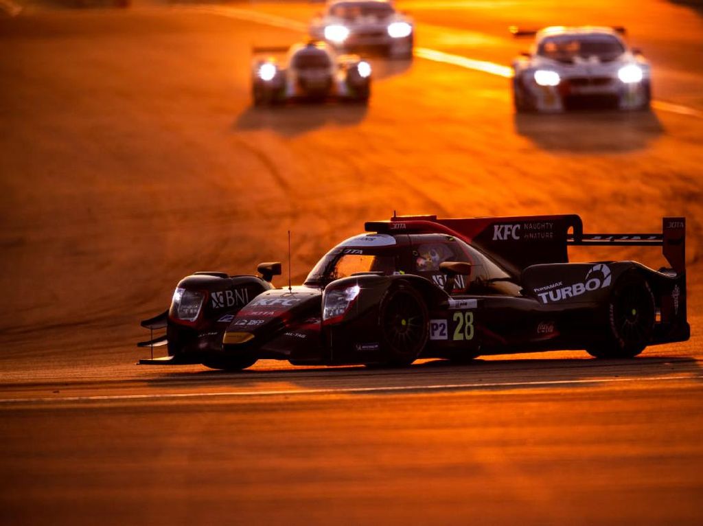 Asian Le Mans: Hasil Latihan Bikin Sean Pede Naik Podium Asian Le Mans: Hasil Latihan Bikin Sean Pede Naik Podium