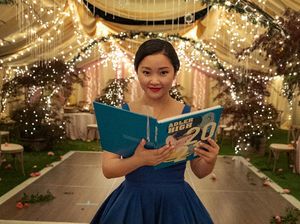 Selamat! Bintang To All the Boys Lana Condor Menikah di Malibu Selamat! Bintang To All the Boys Lana Condor Menikah di Malibu
