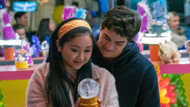 TO ALL THE BOYS IVE LOVED BEFORE 3.  Lana Condor as Lara Jean Covey, Noah Centineo as Peter Kavinsky, in TO ALL THE BOYS IVE LOVED BEFORE 3. Cr. Katie Yu / Netflix © 2020