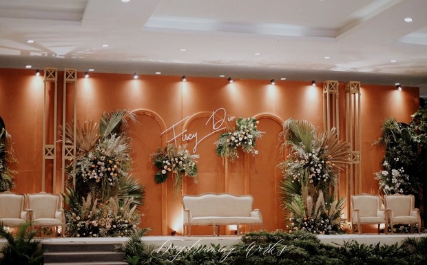 Foto: Padu padan nuansa pop dan futuristic/bridestory.com/by daydreaming works Foto: Padu padan nuansa pop dan futuristic/bridestory.com/by daydreaming works