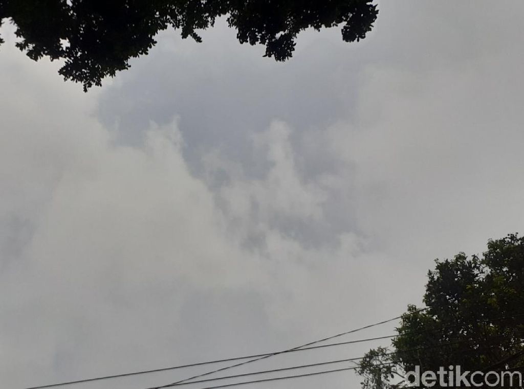 Tiga Kali Suara Gemuruh Misterius Terdengar di Langit Bandung Tiga Kali Suara Gemuruh Misterius Terdengar di Langit Bandung