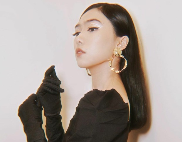 artis dengan rambut indah