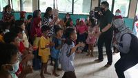 Keseruan Bersama Anak-anak Korban Banjir Karawang