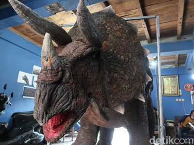 Kostum Animatronik Dinosaurus Ini Buatan Bantul Lho