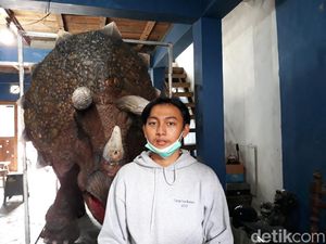 Bisnis Replika Dinosaurus, Alumnus SMK Ini Bisa Untung sampai Ratusan Juta Bisnis Replika Dinosaurus, Alumnus SMK Ini Bisa Untung sampai Ratusan Juta