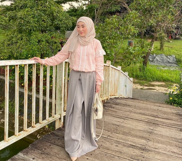 Larissa Chou/Foto: Instagram.com/larissachou gaya ootd syar'i selebriti