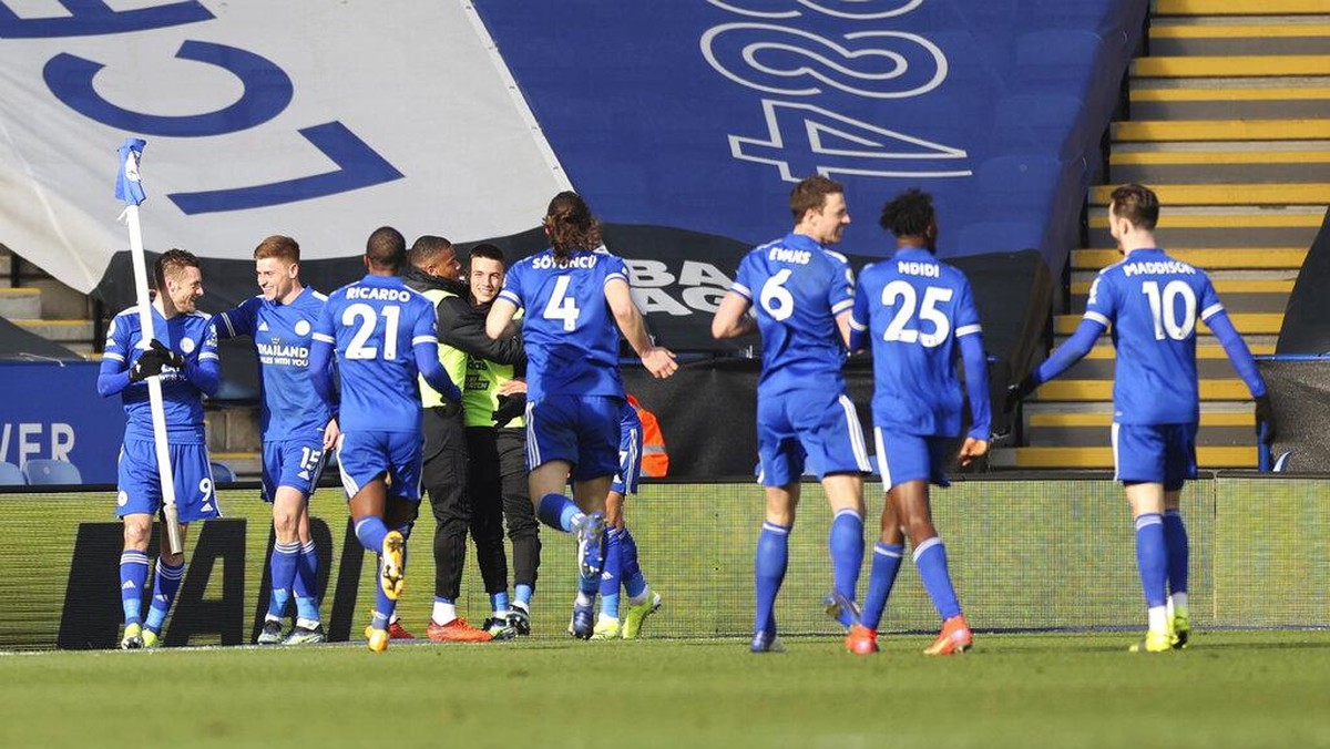 Leicester City kalahkan Liverpool 3-1 (AP/Carl Recine)