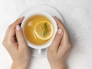 5 Manfaat Sehat Lemon Tea, Bisa Turunkan Berat Badan!