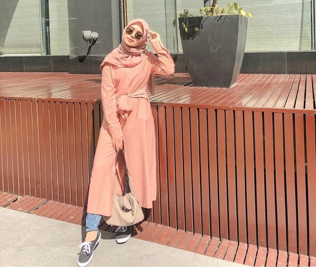 Vebby Palwinta/Foto: Instagram.com/vebbypalwinta gaya ootd syar'i selebriti