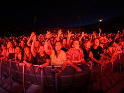 Iri Banget! 50 Ribu Warga Selandia Baru Hadiri Konser Musik Tanpa Masker