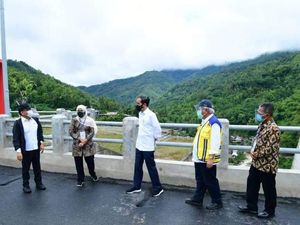 Diresmikan Jokowi, Gubernur Khofifah: Bendungan Tukul Sejahterakan Warga Diresmikan Jokowi, Gubernur Khofifah: Bendungan Tukul Sejahterakan Warga