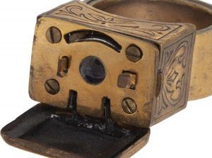 Kamera Rahasia Mata-mata Rusia Dilelang, Kamu Berminat? Kamera Rahasia Mata-mata Rusia Dilelang, Kamu Berminat?