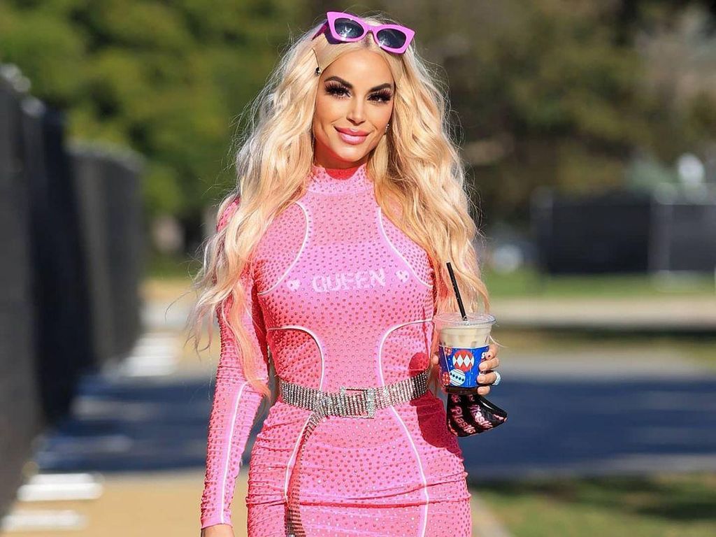 Wanita Ini Akan Mengkloning Dirinya, Ingin Punya Pasukan Barbie