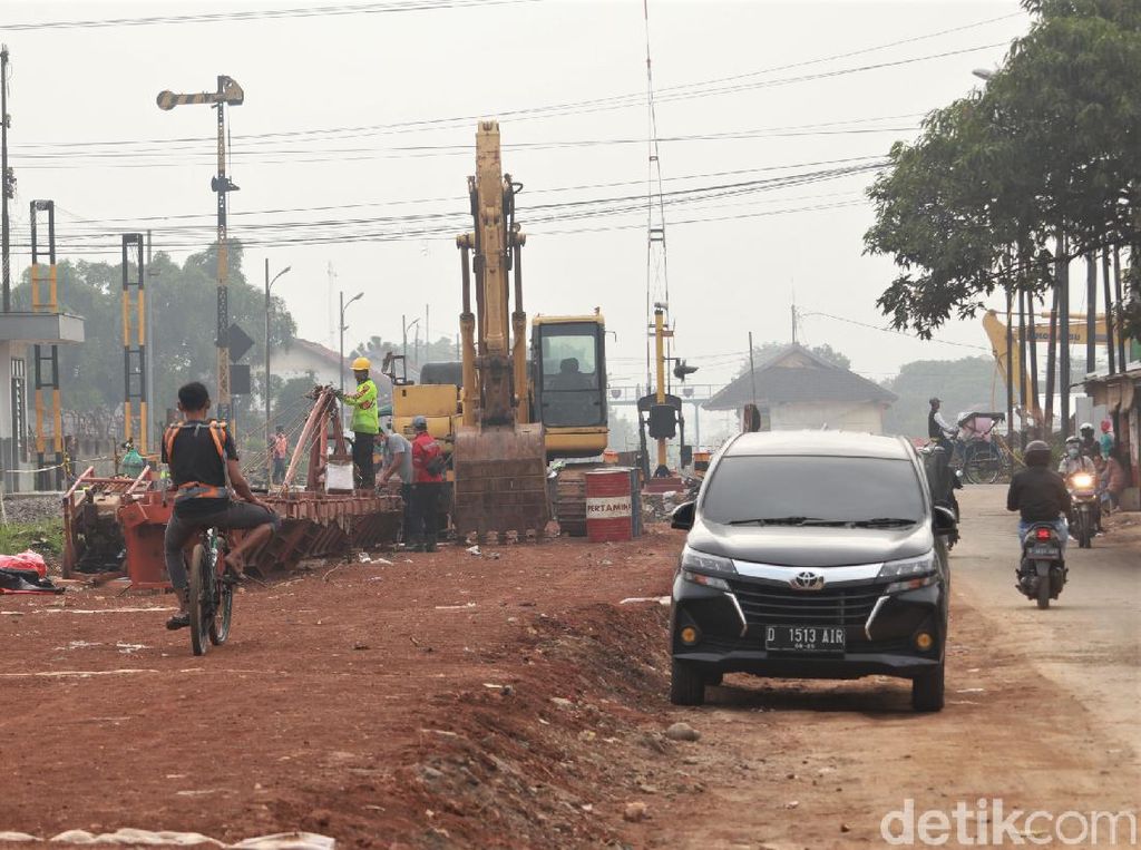 Melihat Pembangunan Jalur Rel Ganda Kiaracondong-Cicalengka Melihat Pembangunan Jalur Rel Ganda Kiaracondong-Cicalengka