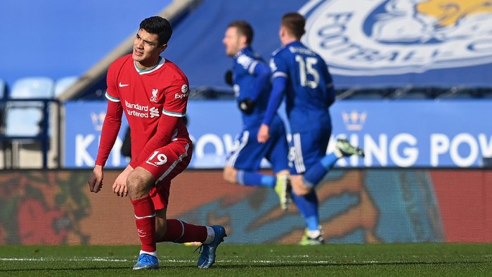 LEICESTER, ENGLAND - FEBRUARY 13: Ozan Kabak of Liverpool reacts after his team concede a second goal during the Premier League match between Leicester City and Liverpool at The King Power Stadium on February 13, 2021 in Leicester, England. Sporting stadiums around the UK remain under strict restrictions due to the Coronavirus Pandemic as Government social distancing laws prohibit fans inside venues resulting in games being played behind closed doors. (Photo by Michael Regan/Getty Images)
