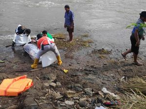 Mayat Pria Ditemukan di Sungai Brantas Tulungagung, Korban Bunuh Diri Blitar ?