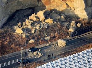 Jepang Gempa, Pembangkit Nuklir Fukushima Diperiksa Jepang Gempa, Pembangkit Nuklir Fukushima Diperiksa