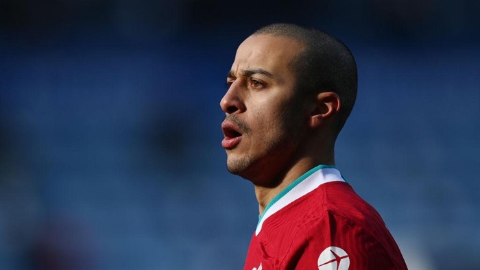 LEICESTER, ENGLAND - FEBRUARY 13: Thiago Alcantara of Liverpool looks on during the Premier League match between Leicester City and Liverpool at The King Power Stadium on February 13, 2021 in Leicester, England. Sporting stadiums around the UK remain under strict restrictions due to the Coronavirus Pandemic as Government social distancing laws prohibit fans inside venues resulting in games being played behind closed doors. (Photo by Michael Regan/Getty Images)