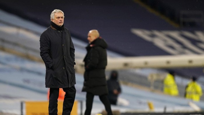 MANCHESTER, ENGLAND - FEBRUARY 13: Jose Mourinho, Manager of Tottenham Hotspur looks on during the Premier League match between Manchester City and Tottenham Hotspur at Etihad Stadium on February 13, 2021 in Manchester, England. Sporting stadiums around the UK remain under strict restrictions due to the Coronavirus Pandemic as Government social distancing laws prohibit fans inside venues resulting in games being played behind closed doors. (Photo by Tim Keeton - Pool/Getty Images)