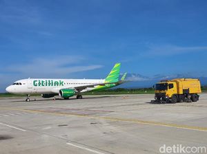 Bandara Banyuwangi Buka Usai Bersihkan Sisa Abu Vulkanik Gunung Raung