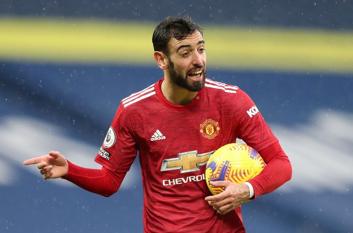 WEST BROMWICH, ENGLAND - FEBRUARY 14: Bruno Fernandes of Manchester United reacts after VAR penalty decision is not given during the Premier League match between West Bromwich Albion and Manchester United at The Hawthorns on February 14, 2021 in West Bromwich, England. Sporting stadiums around the UK remain under strict restrictions due to the Coronavirus Pandemic as Government social distancing laws prohibit fans inside venues resulting in games being played behind closed doors. (Photo by Naomi Baker/Getty Images)