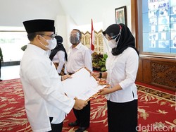 590 Tenaga Honorer II Banyuwangi Terima SK Pegawai Pemerintah Perjanjian Kerja