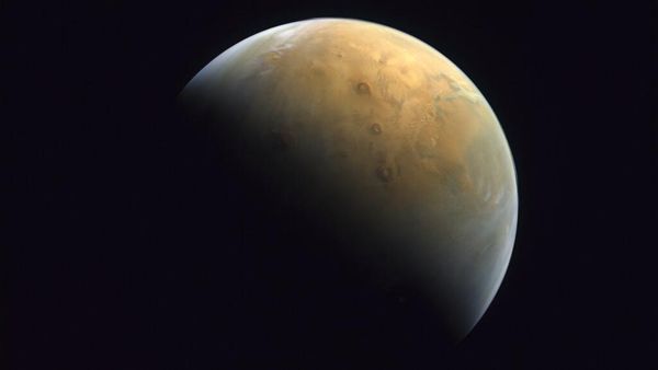 Foto-foto Terbaik Planet Mars Jepretan NASA