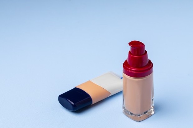4 Makeup Items Penting untuk Kulit Kering