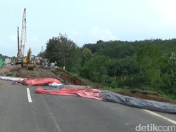 Pembangunan Jalan Darurat Tol Cipali yang Amblas Sudah 60 Persen