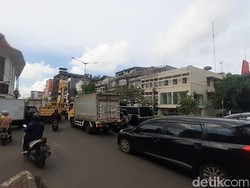 Buntut Macet Gegara LEZ Kota Tua sampai ke Glodok
