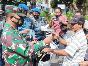 PPKM Mikro, Lanal Banyuwangi Awasi Prokes Kapal dan Kampung Pesisir PPKM Mikro, Lanal Banyuwangi Awasi Prokes Kapal dan Kampung Pesisir