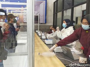 Layanan GeNose Mulai Diberlakukan di Stasiun Pasar Turi Layanan GeNose Mulai Diberlakukan di Stasiun Pasar Turi