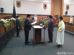 Politisi PDIP, Made Swastiko Resmi Dilantik Sebagai Anggota DPRD Banyuwangi