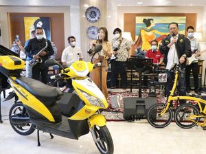 Bareng Ayu Dewi, Bamsoet Undi Giveaway 4 Pilar MPR RI ke-18