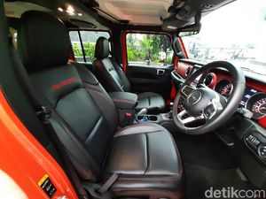 Bau Mobil Baru Enak? Ternyata Berbahaya, Lho!