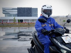 7 Perlengkapan Motor yang Dibutuhkan Saat Hujan, Jangan Sampai Lupa!