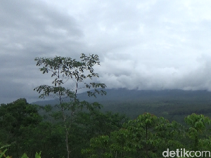 Pertumbuhan Kubah Lava Semeru, Warga Diimbau Tak Beraktivitas di Radius 1 KM Pertumbuhan Kubah Lava Semeru, Warga Diimbau Tak Beraktivitas di Radius 1 KM