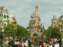 Tutup Hampir Setahun, Disneyland California Dibuka April 2021