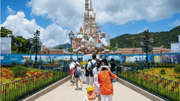 Terpukau Megahnya Negeri Dongeng Disneyland