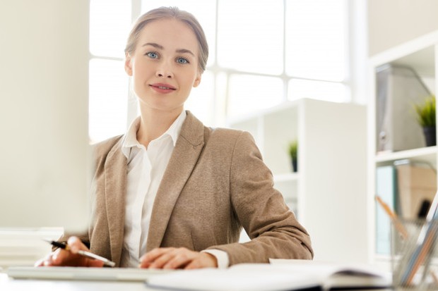 Profesi Pengacara/sumber: freepik.com/ Profesi yang cocok untuk ditekuni tipe kepribadian ekstrovert.