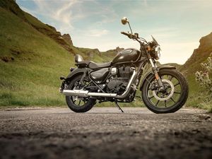 Spesifikasi Lengkap dan Harga Royal Enfield Meteor 350 Spesifikasi Lengkap dan Harga Royal Enfield Meteor 350