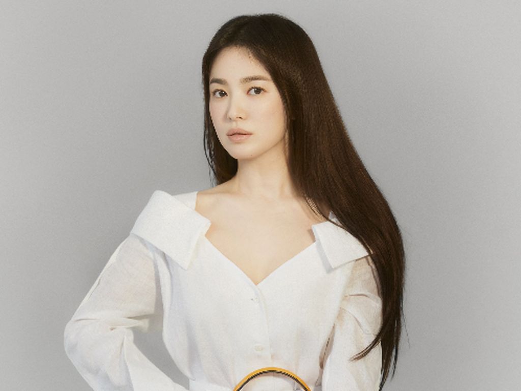 Penampilan Song Hye Kyo Jadi Model Baru Fendi, Cantik Bak Dewi Penampilan Song Hye Kyo Jadi Model Baru Fendi, Cantik Bak Dewi
