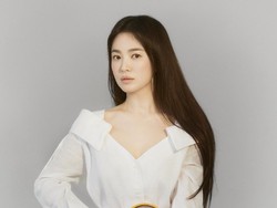 So Pretty! Song Hye Kyo Artis Korea Pertama yang Jadi Ambassador Fendi