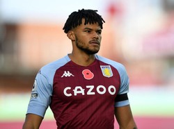 MU Serius Memburu Tyrone Mings