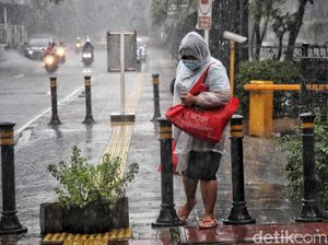 Mendung Melulu, Kapan Waktu Berjemur yang Baik untuk COVID-19? Mendung Melulu, Kapan Waktu Berjemur yang Baik untuk COVID-19?
