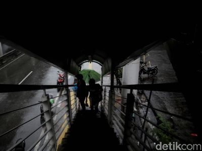 Waspada! Musim Hujan Masih Berlanjut di Jakarta