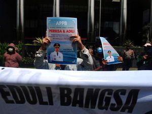 Aliansi Pemuda Penyelamat Bangsa Demo di Gedung KPK