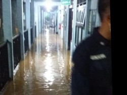 Hujan Deras Sejak Sore, Rumah Sakit Islam Nganjuk Kembali Kebanjiran