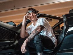 Kisah Sukses Pria yang Menggelandang Saat Kecil, Kini Punya Lamborghini