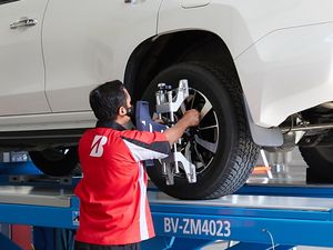 Bingung Kapan Mobil Kamu Harus Ganti Ban? Simak Tips Berikut Ini